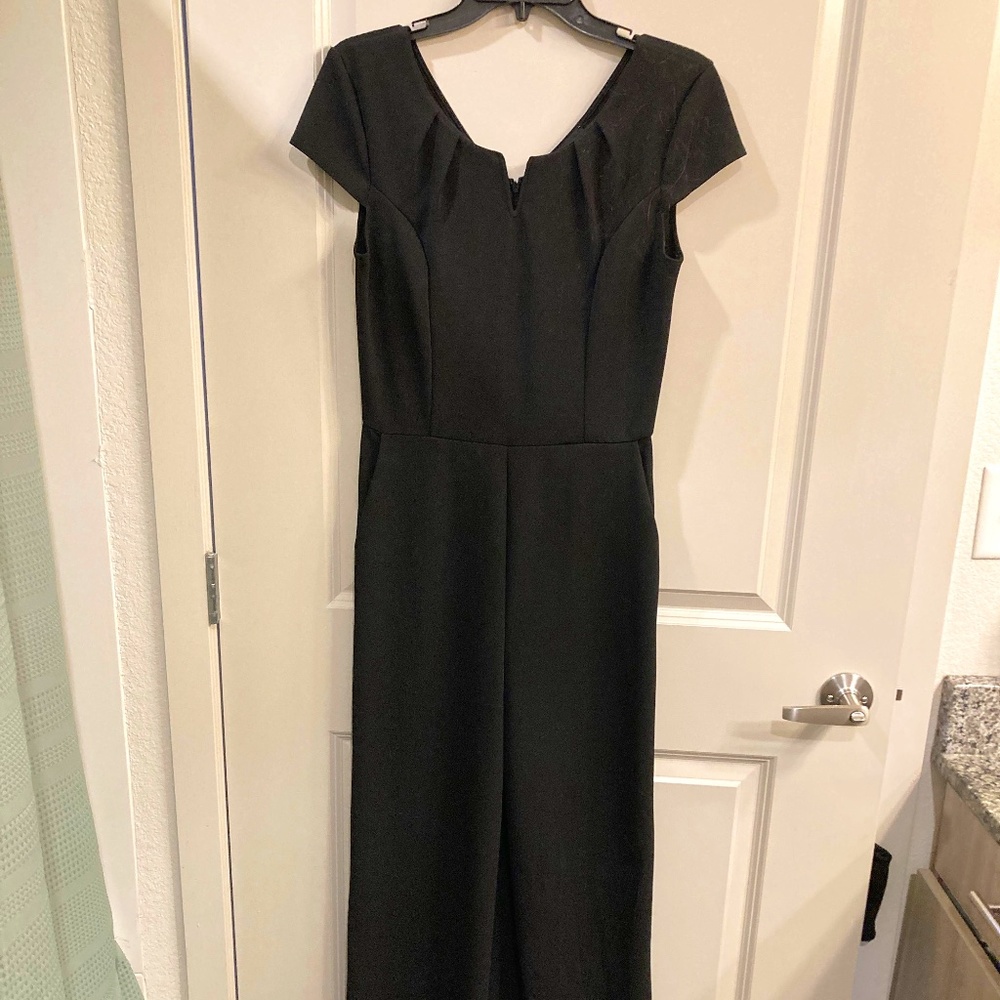 Black Shorts leeve V-Neck Lulus Jumpsuit Size M